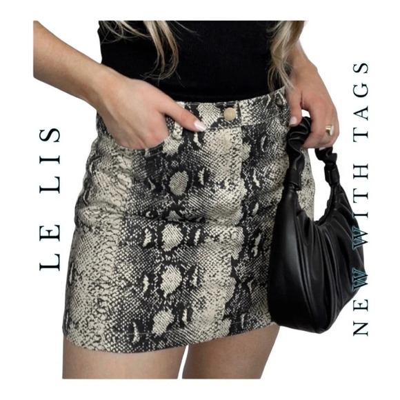 0789. LE LIS SNAKESKIN PRINT MINI DENIM SKIRT SIZE SMALL NWT - Picture 1 of 7